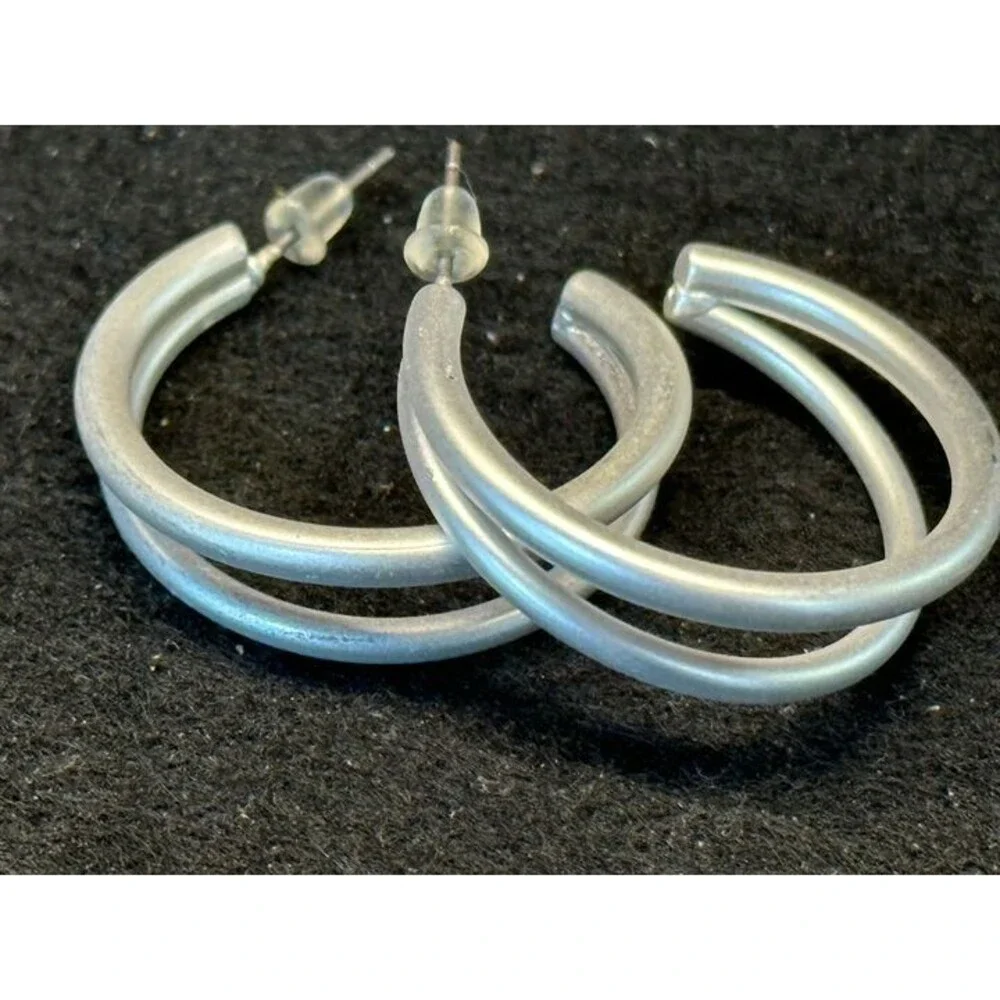 Justice Silver & Blue Ombre Hoop Earrings 1 Piece Set NWT Nickel Sensitive New